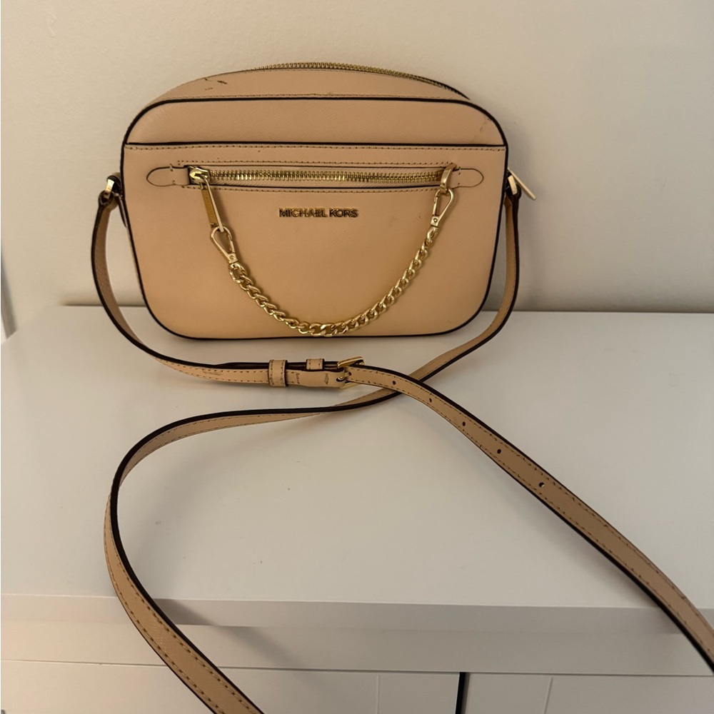 ✨ Michael Kors Crossbody Camera Bag with Chain Detail – Nude Beige – Used